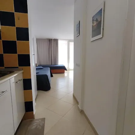 Olympia With Balcony And Pool, Americas Apartament *