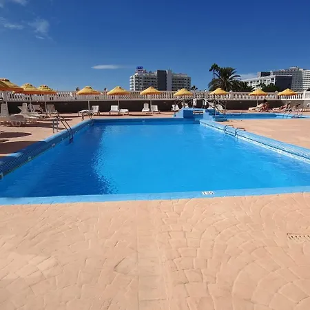 Olympia With Balcony And Pool, Americas Apartament
